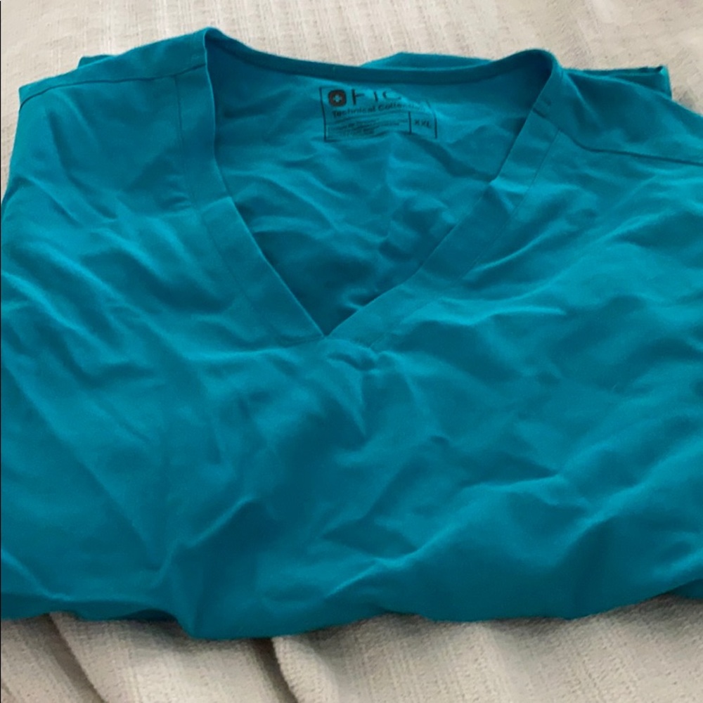 2X TEAL Figs Scrub Top